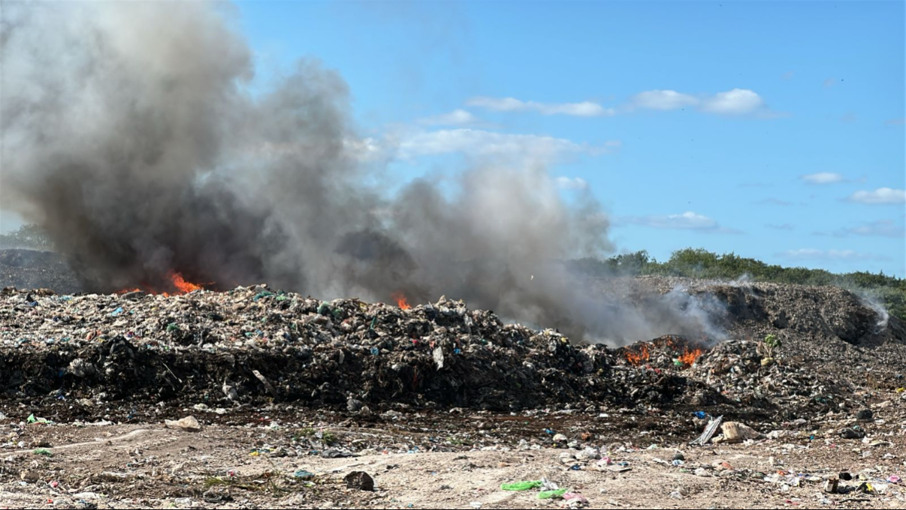 Ya son tres veces en 2024 que se incendia el depósito de desperdicios en Tizimín Ya son tres veces en 2024 que se incendia el depósito de desperdicios en Tizimín