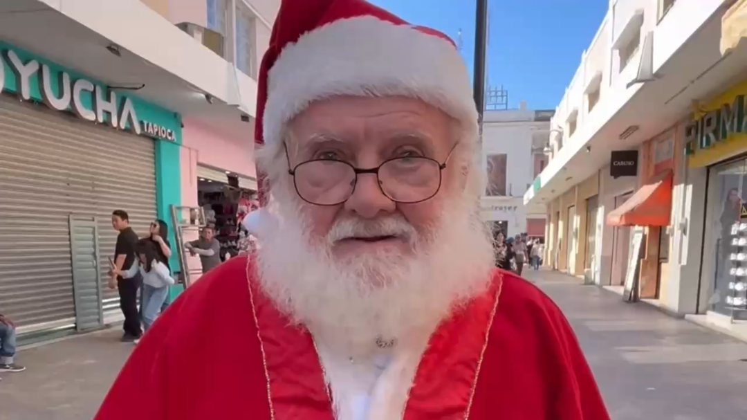 Omar Pinkus ha interpretado a Santa Claus durante 9 años Omar Pinkus ha interpretado a Santa Claus durante 9 años