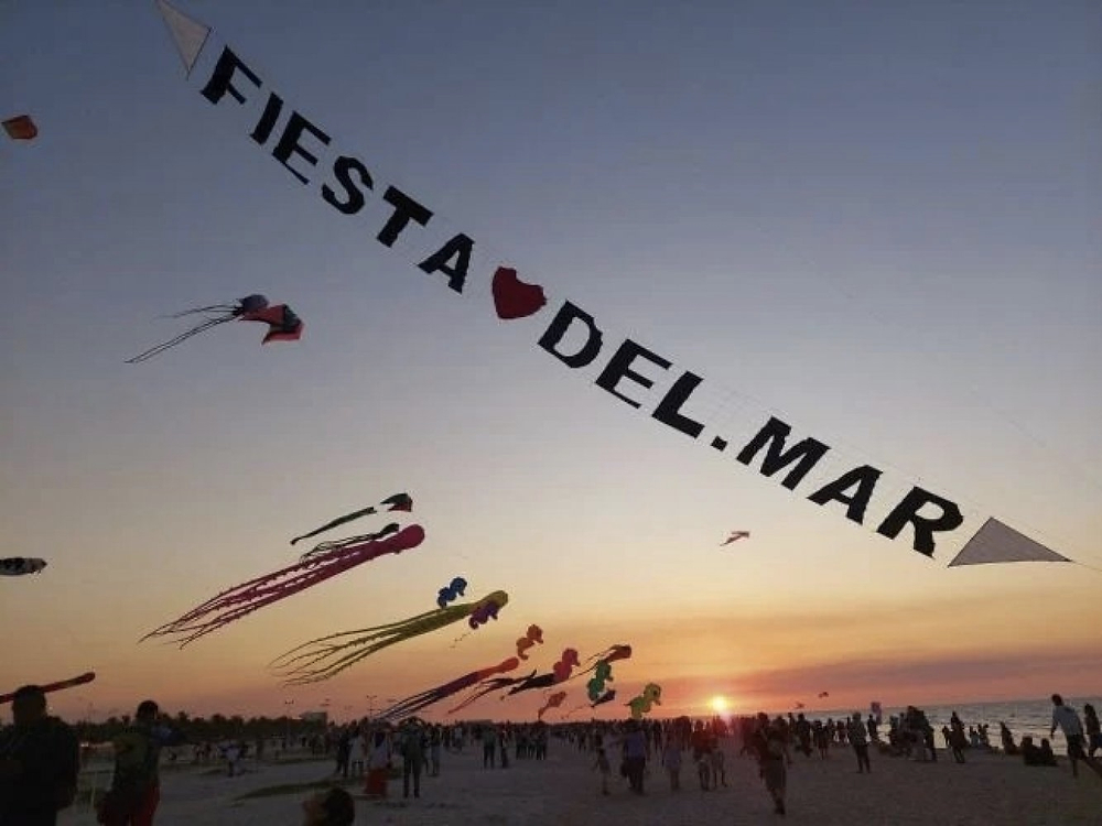 En Ciudad del Carmen, la Fiesta del Mar también incluye papalotes gigantes, celebrando la riqueza cultural y natural de la isla En Ciudad del Carmen, la Fiesta del Mar también incluye papalotes gigantes, celebrando la riqueza cultural y natural de la isla