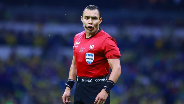"Gato" Ortiz dirigirá semifinal Rayados-San Luis tras polémico arbitraje ante Pumas