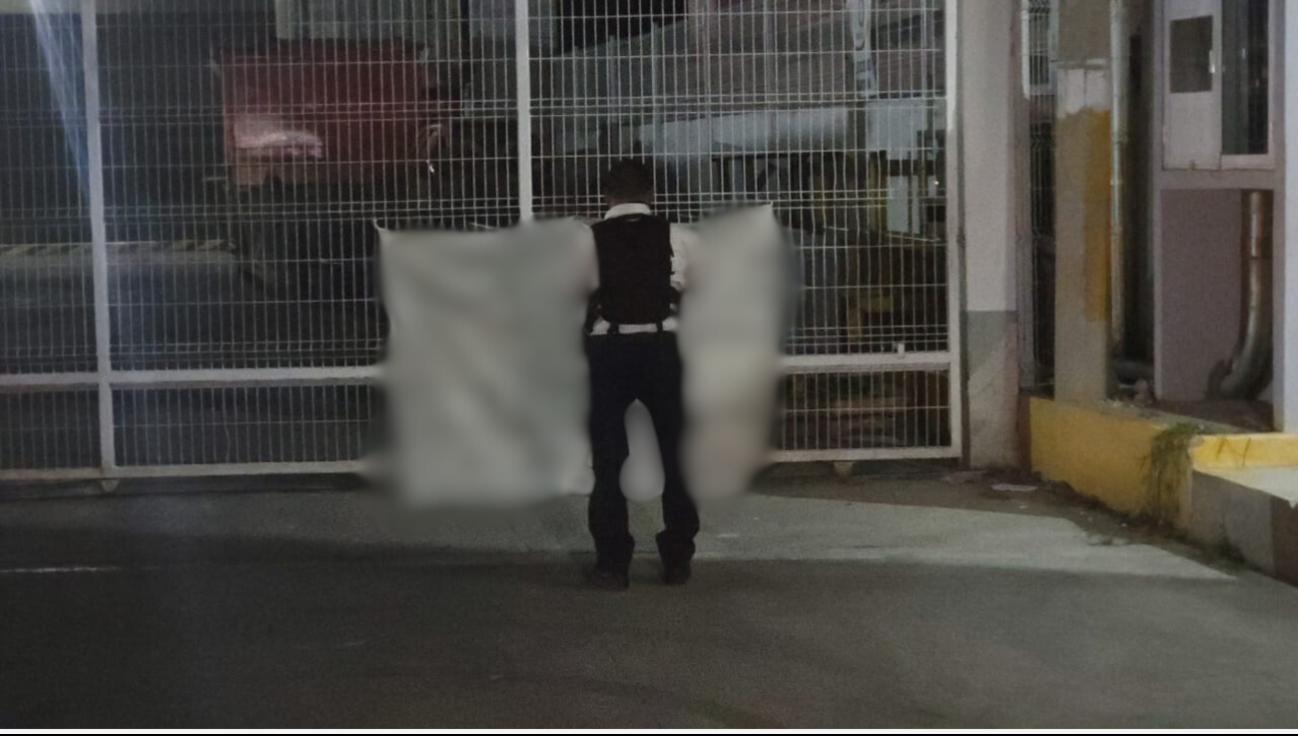 No se encontró a nadie cerca del lugar, y el guardia de seguridad de la empresa no se percató del momento en que fue colocada No se encontró a nadie cerca del lugar, y el guardia de seguridad de la empresa no se percató del momento en que fue colocada