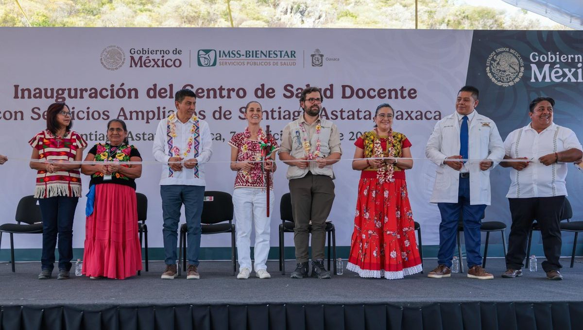 Inauguración del Centro de Salud Docente en Santiago Astata, Oaxaca Inauguración del Centro de Salud Docente en Santiago Astata, Oaxaca