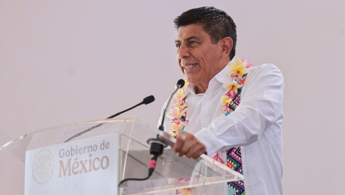 Gobernador Salomón Jara recibe a la presidenta Sheinbaum en Santiago Astata, Oaxaca