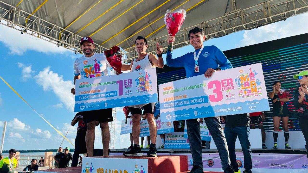 A los ganadores de cada categoría se les premió al final de la competencia A los ganadores de cada categoría se les premió al final de la competencia