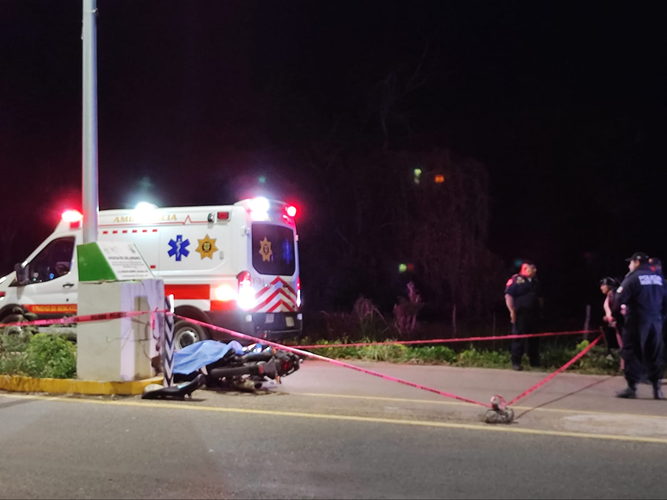 Motociclista fallece tras accidente en avenida jardines en Peto. Motociclista fallece tras accidente en avenida jardines en Peto.
