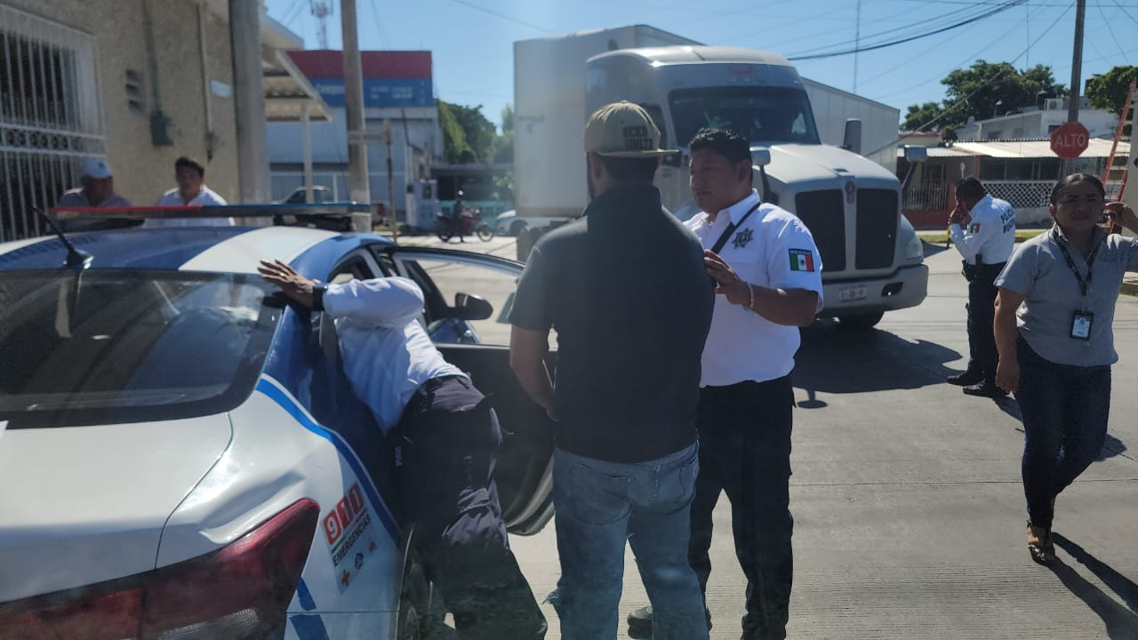 El trailero fue detenido y llevado a la Fiscalía para deslinde de responsabilidades El trailero fue detenido y llevado a la Fiscalía para deslinde de responsabilidades