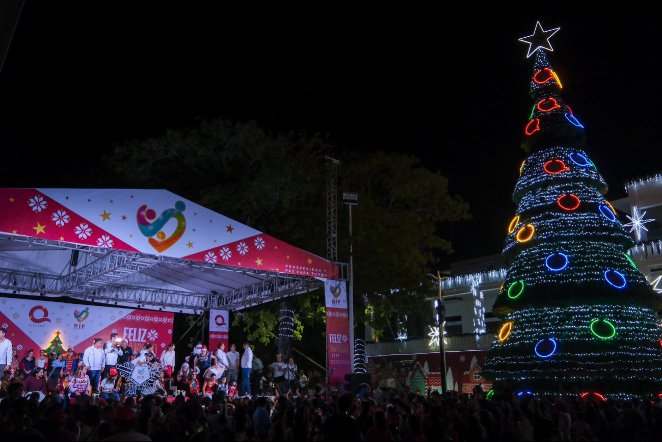 En la ceremonia se hizo el encedido del árbol de Navidad. En la ceremonia se hizo el encedido del árbol de Navidad.