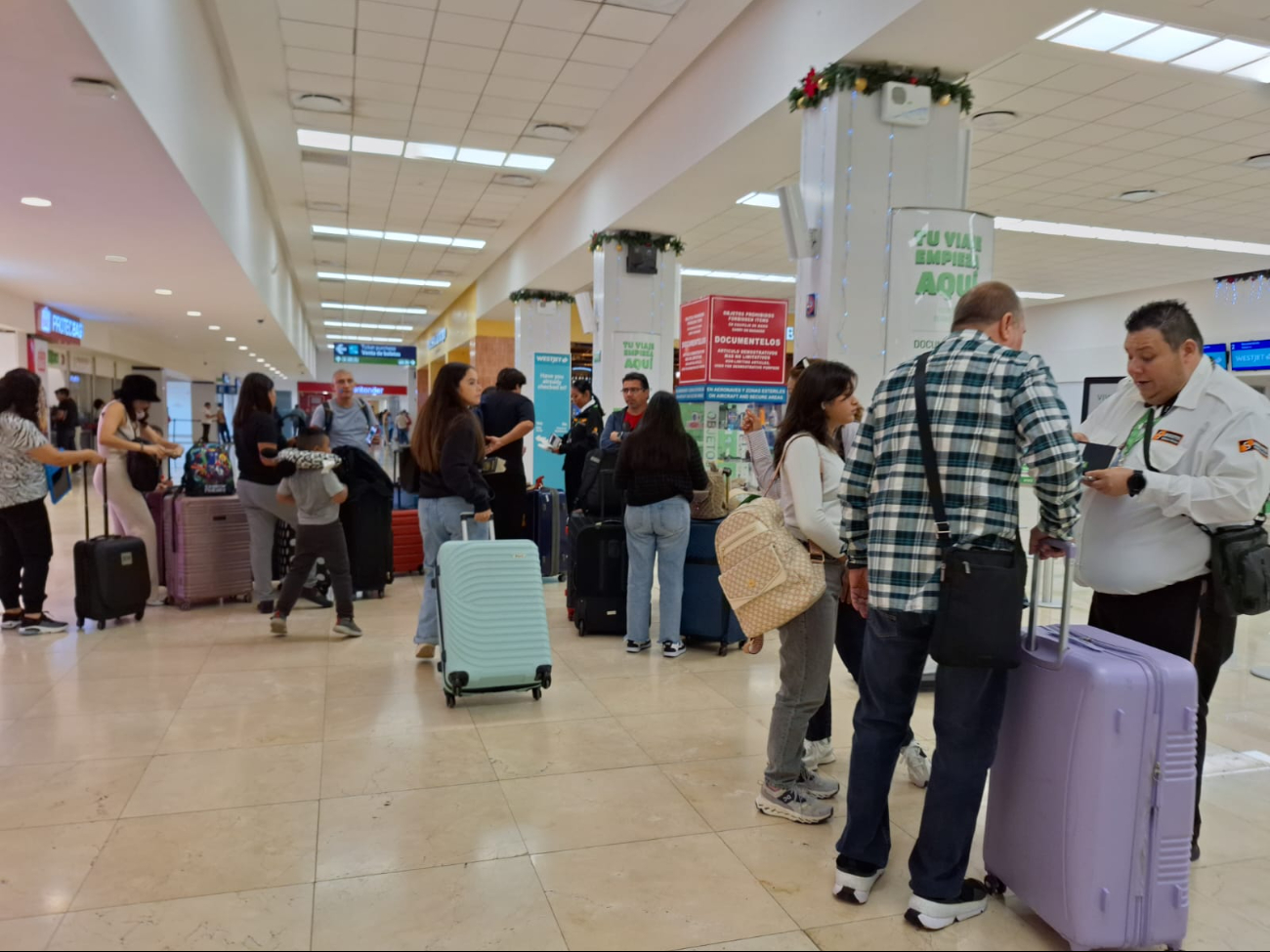 Gran afluencia de viajeros se registra en el aeropuerto de Mérida Gran afluencia de viajeros se registra en el aeropuerto de Mérida