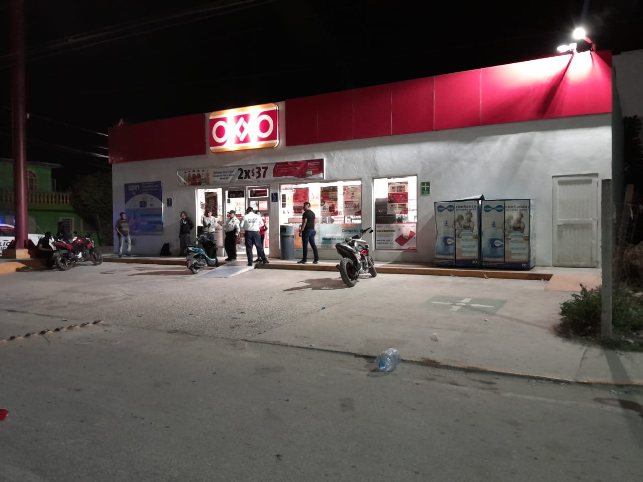 Agresión a cajera de Oxxo en Escárcega moviliza a policías