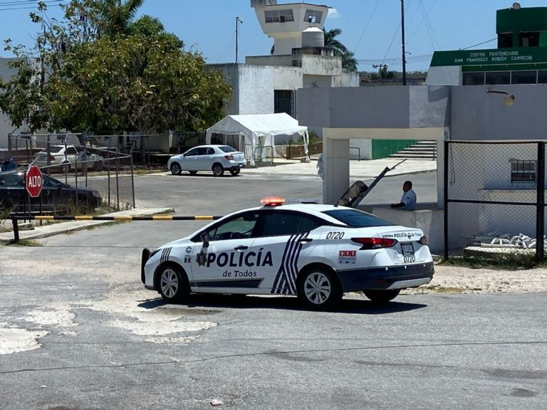 Envían al Cereso de Campeche a pareja detenida por posesión de droga y armas de fuego