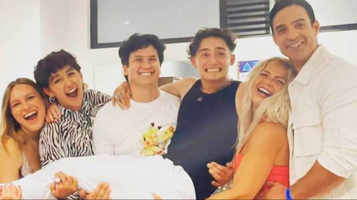 Niurka Marcos y sus hijos Kiko, Romina y Emilio / Web Niurka Marcos y sus hijos Kiko, Romina y Emilio / Web