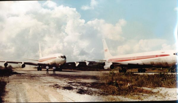 El jet de TWA tras el infortunado aterrizaje en el aeropuerto de Cancún El jet de TWA tras el infortunado aterrizaje en el aeropuerto de Cancún