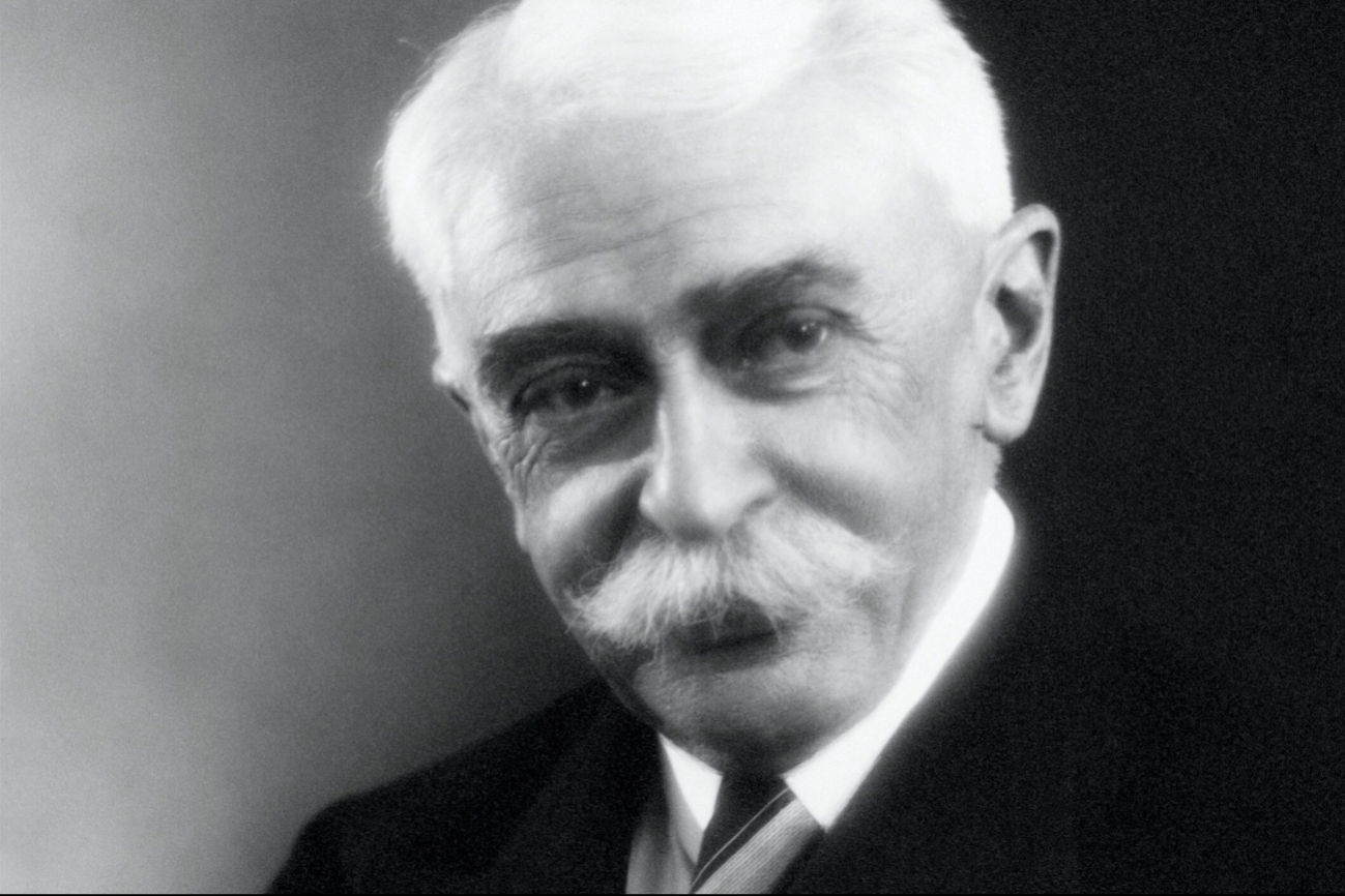 Pierre de Coubertin creó los aros olímpicos y su significado Pierre de Coubertin creó los aros olímpicos y su significado