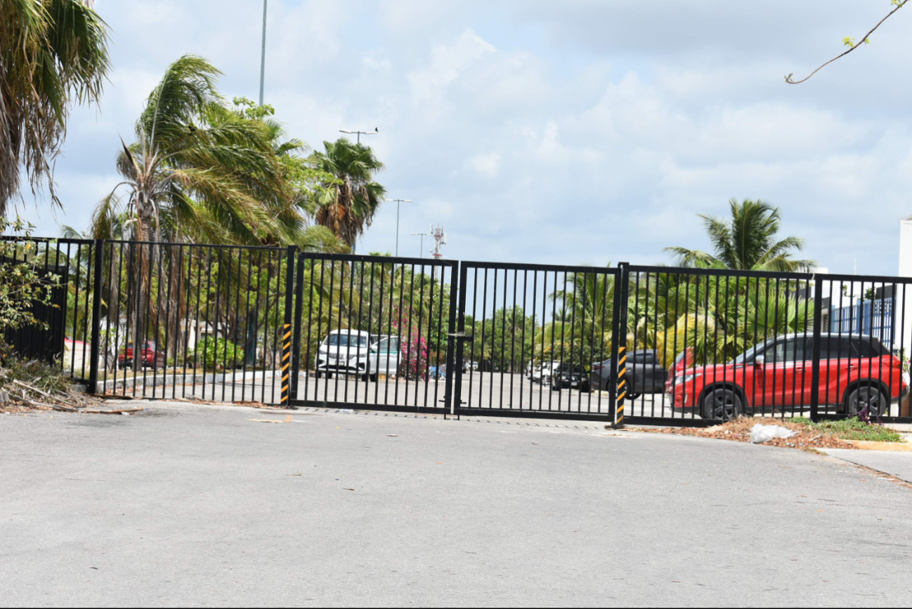 Vecinos de Cancún convierten calles en privadas ante la inseguridad