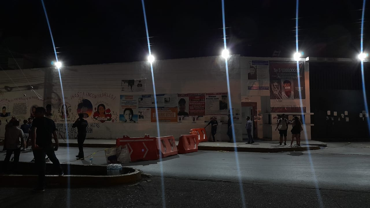 La protesta se desarrolló en las afueras de la FGE Quintana Roo La protesta se desarrolló en las afueras de la FGE Quintana Roo