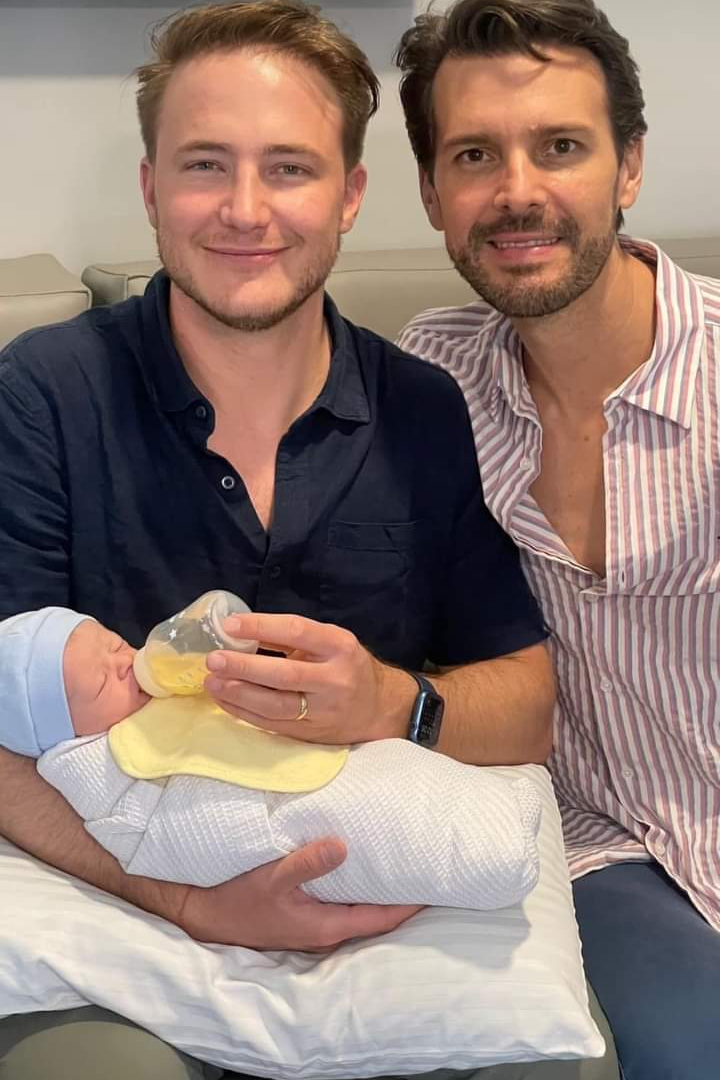 Alonso y Yannick se convirtieron en padres de un pequeño Alonso y Yannick se convirtieron en padres de un pequeño
