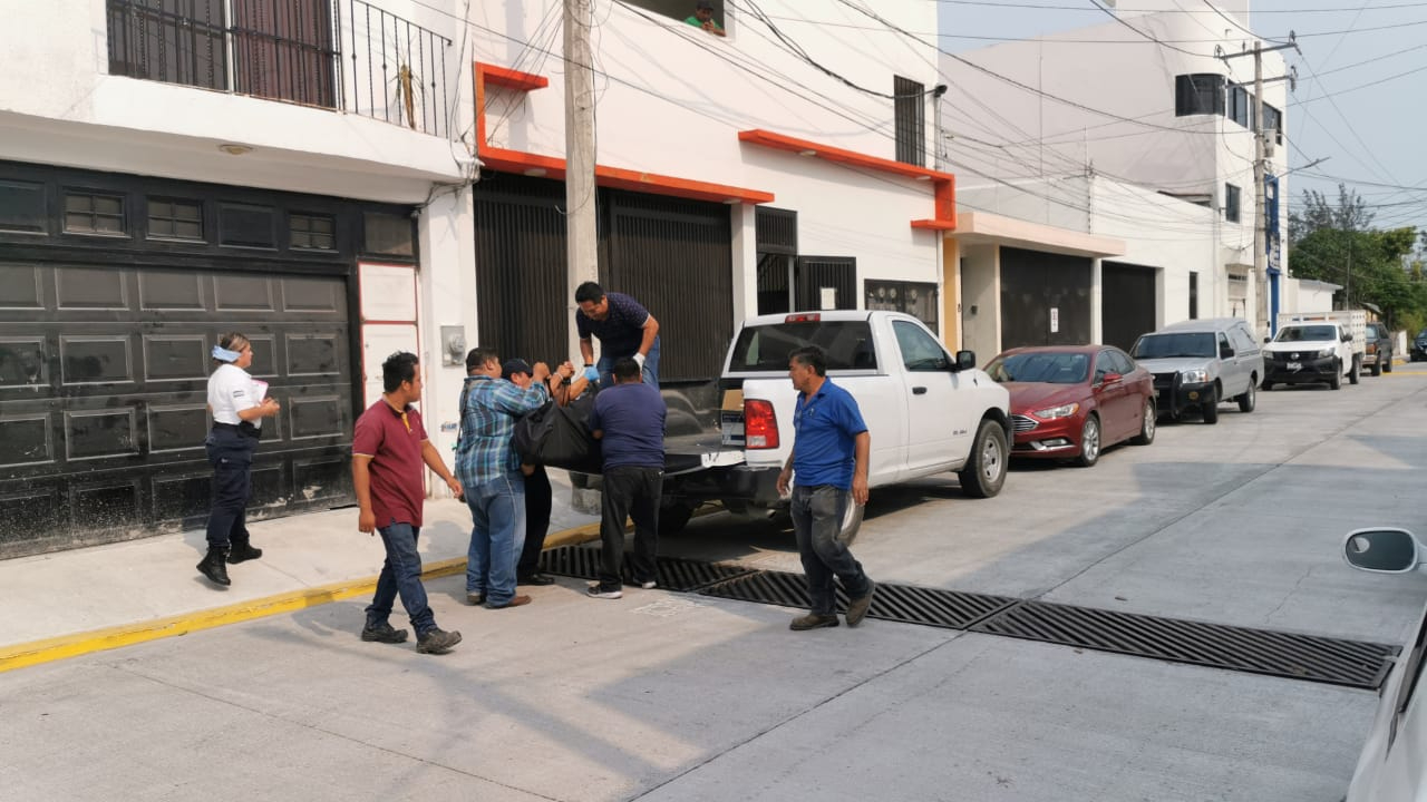El cuerpo del hombre fue levantado por el Semefo para las investigaciones