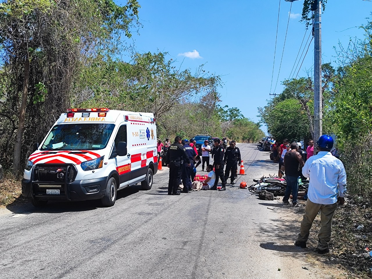 Motociclistas terminan en el hospital tras chocar en Tizimín