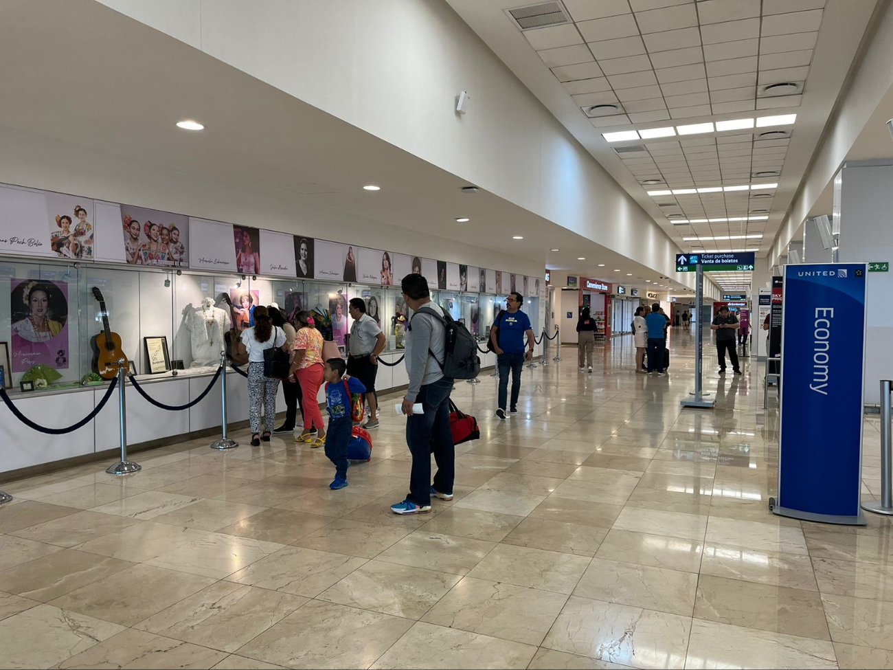 El primer vuelo adelantado se trató del 1100 de VivaAerobus llegó 8:02 programado para 8:30 horas, El primer vuelo adelantado se trató del 1100 de VivaAerobus llegó 8:02 programado para 8:30 horas,