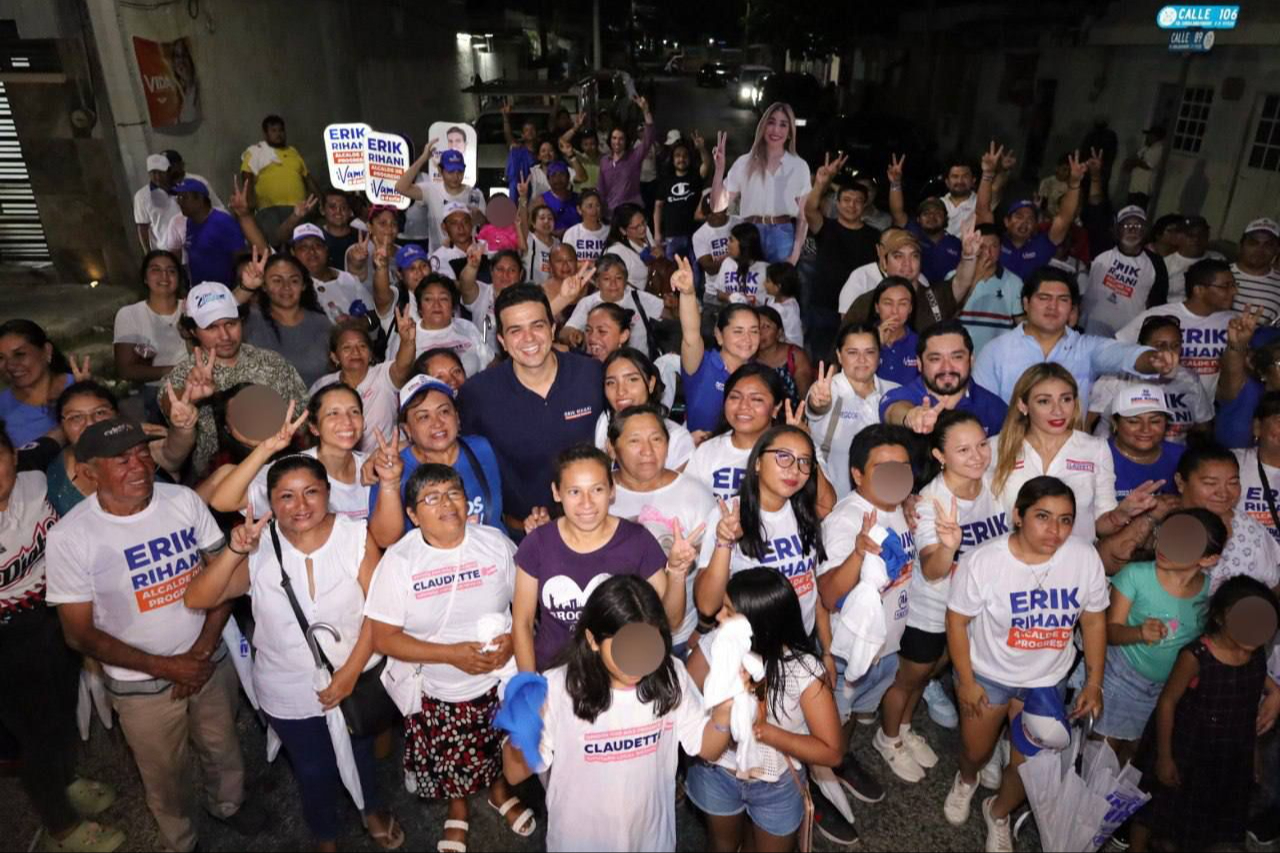 Erik Rihani recorrió las calles de la colonia Feliciano Canul Reyes visitando casa por casa a las familias de esta zona poniente de la ciudad Erik Rihani recorrió las calles de la colonia Feliciano Canul Reyes visitando casa por casa a las familias de esta zona poniente de la ciudad