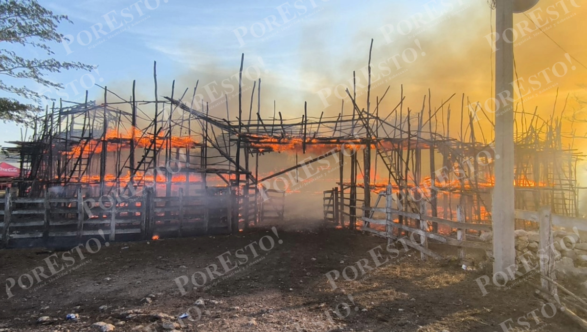 Incendio en coso taurino en Panabá Incendio en coso taurino en Panabá
