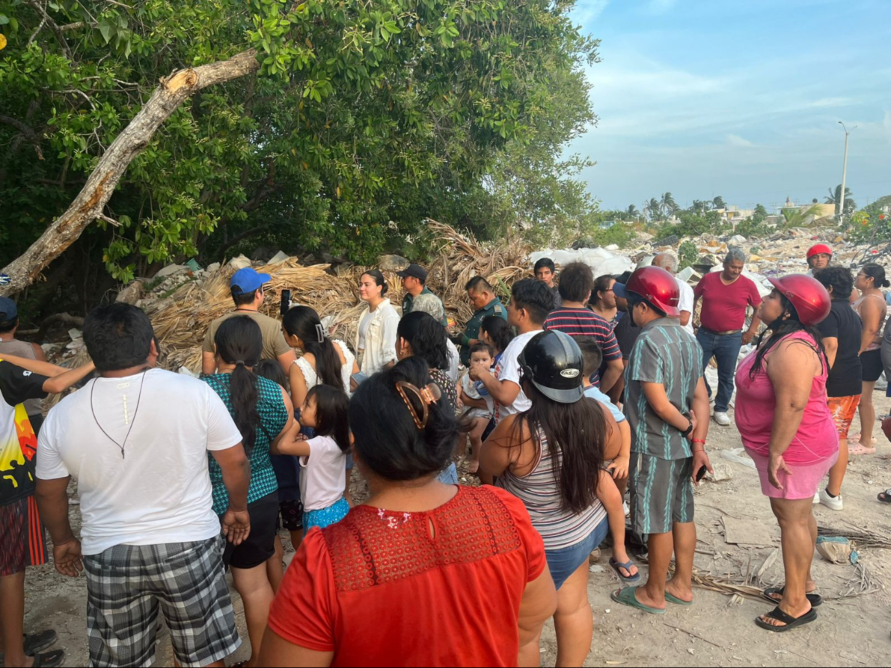 Mucha gente apoyó para rescatar al cocodrilo Mucha gente apoyó para rescatar al cocodrilo