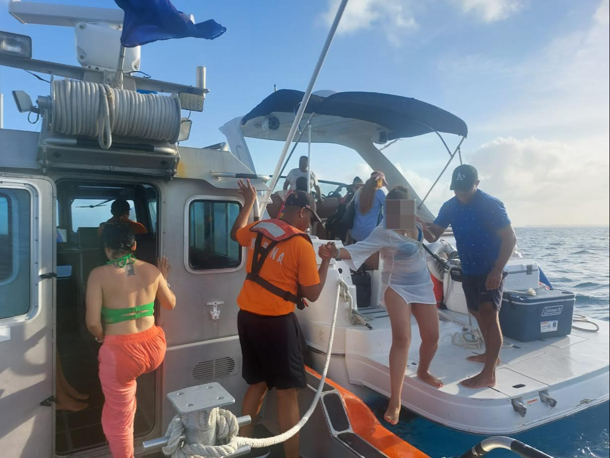 Así fue el rescate de las personas en Isla Mujeres Así fue el rescate de las personas en Isla Mujeres