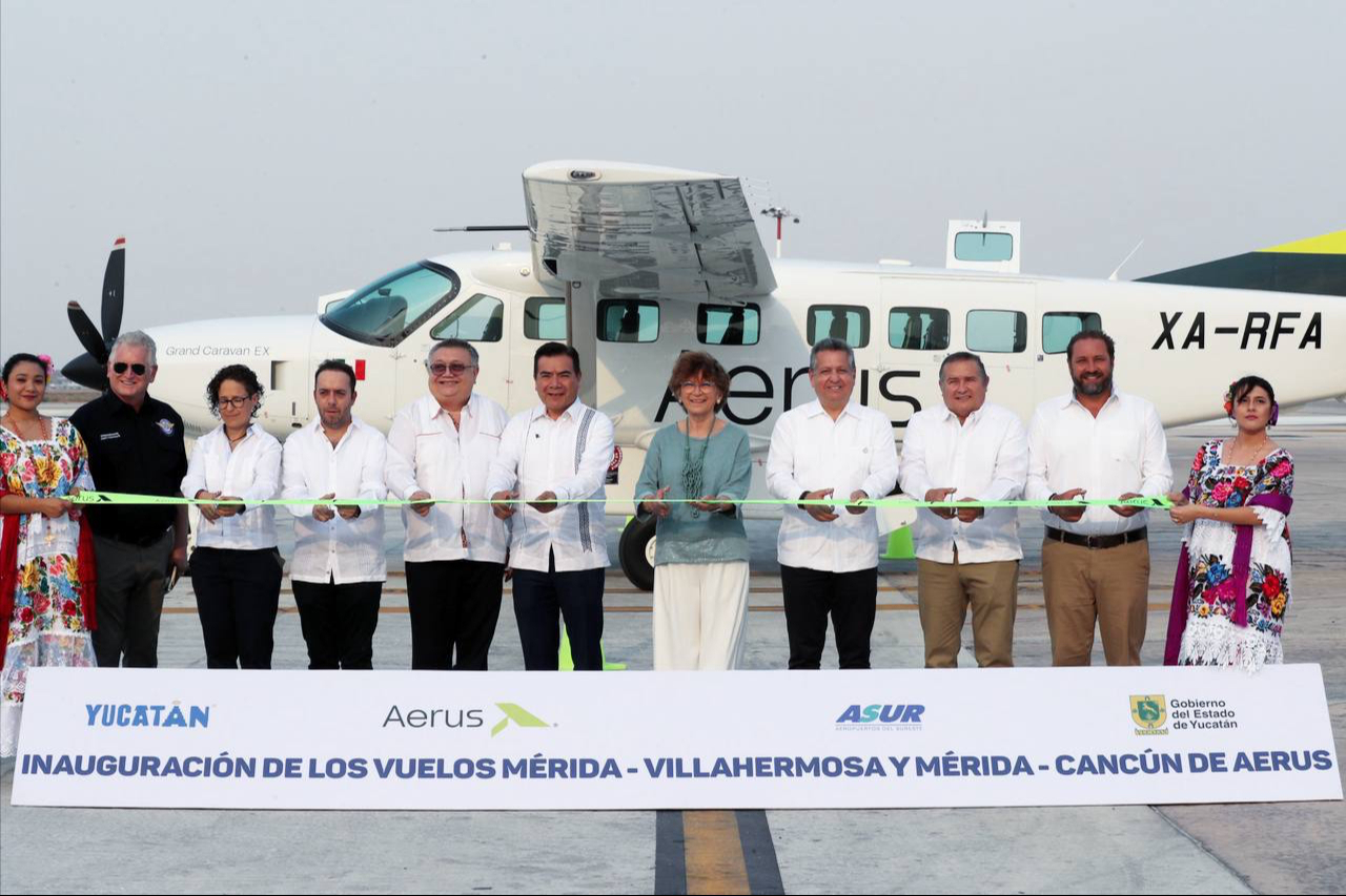 Corte de listón de los nuevos vuelos de Aerus en Mérida Corte de listón de los nuevos vuelos de Aerus en Mérida