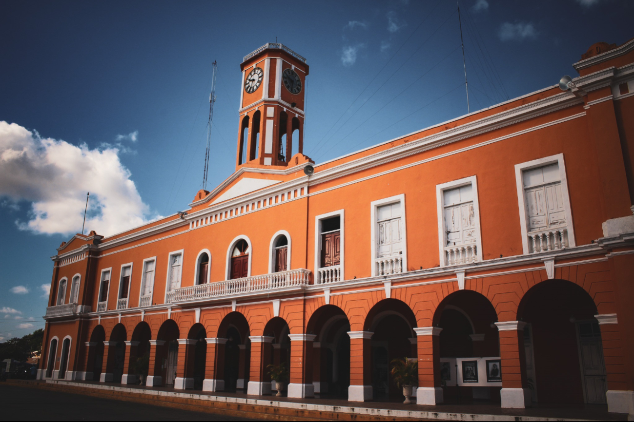 La reunión del Cabildo se efectuó sin siquiera convocar a la agraviada. La reunión del Cabildo se efectuó sin siquiera convocar a la agraviada.