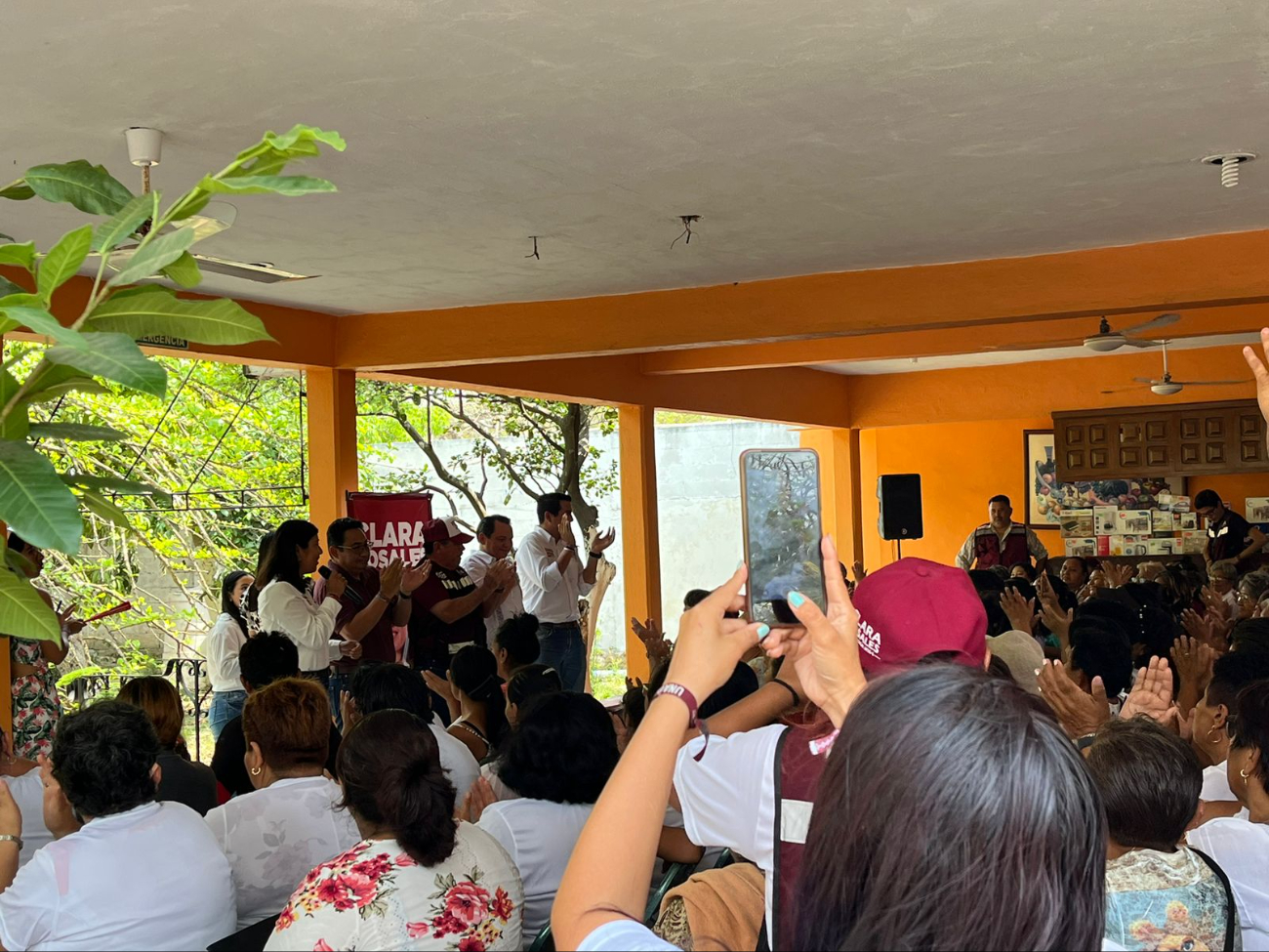 Mujeres del Sur de Mérida escucharán las propuestas de Joaquín Díaz Mena Mujeres del Sur de Mérida escucharán las propuestas de Joaquín Díaz Mena