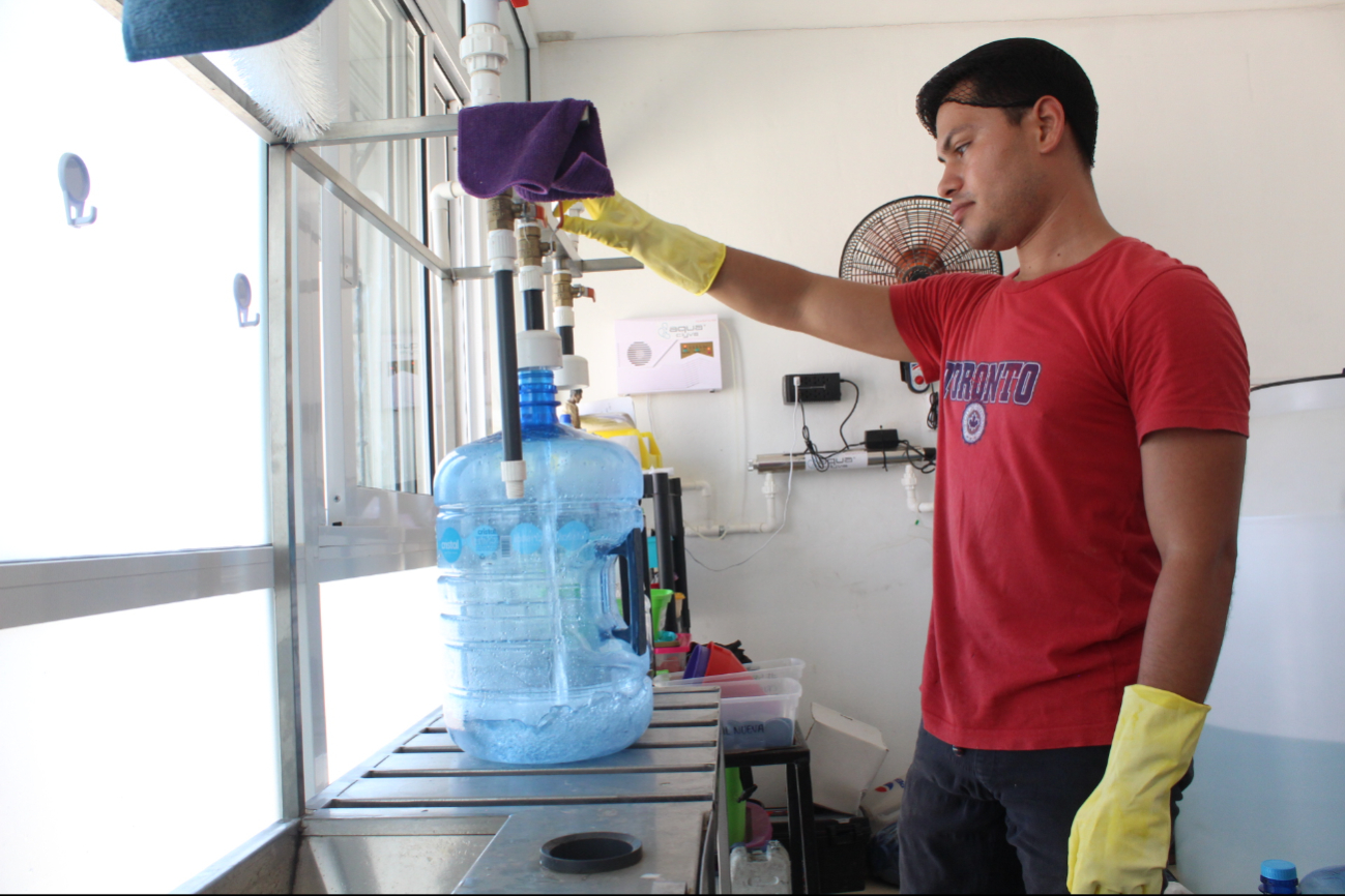 Calor provoca desabasto de agua purificada en comercios de Mérida