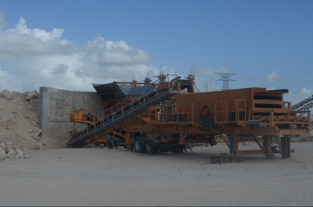 Un banco de materiales también fue rechazado para su construcción Un banco de materiales también fue rechazado para su construcción