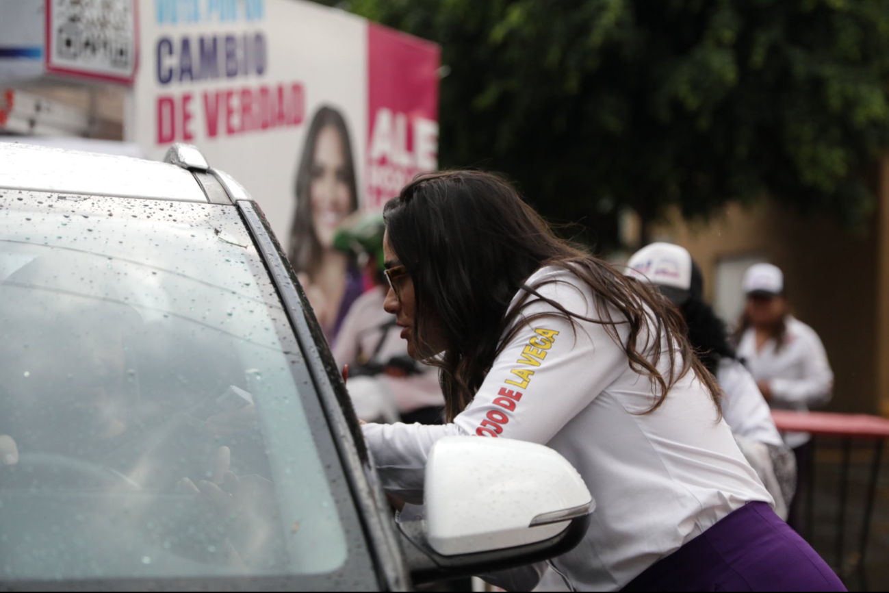 Alessandra Rojo de la Vega durante su campaña política Alessandra Rojo de la Vega durante su campaña política