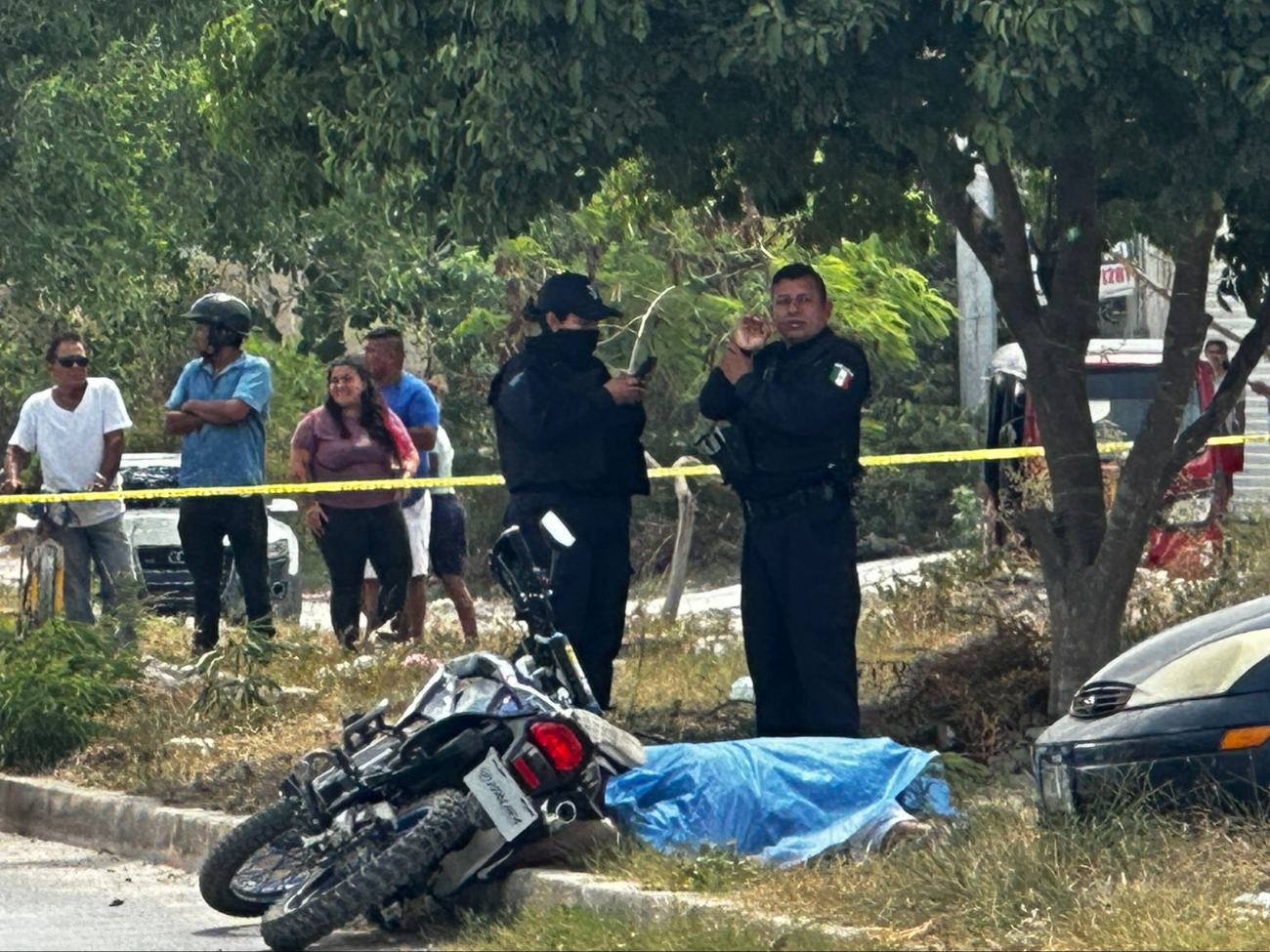 El cuerpo del motociclista quedó tendido a un costado de la avenida Payo Obispo El cuerpo del motociclista quedó tendido a un costado de la avenida Payo Obispo
