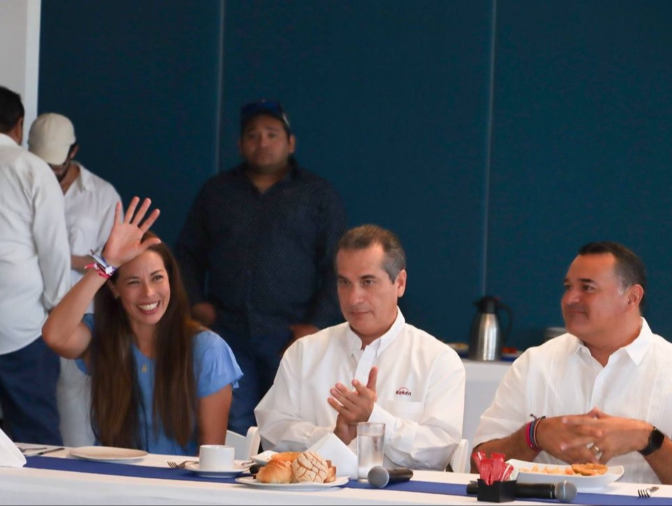 Sayda Rodríguez, actual candidata a diputada y quien ha apoyado a la granja porcícola de Mérida Sayda Rodríguez, actual candidata a diputada y quien ha apoyado a la granja porcícola de Mérida