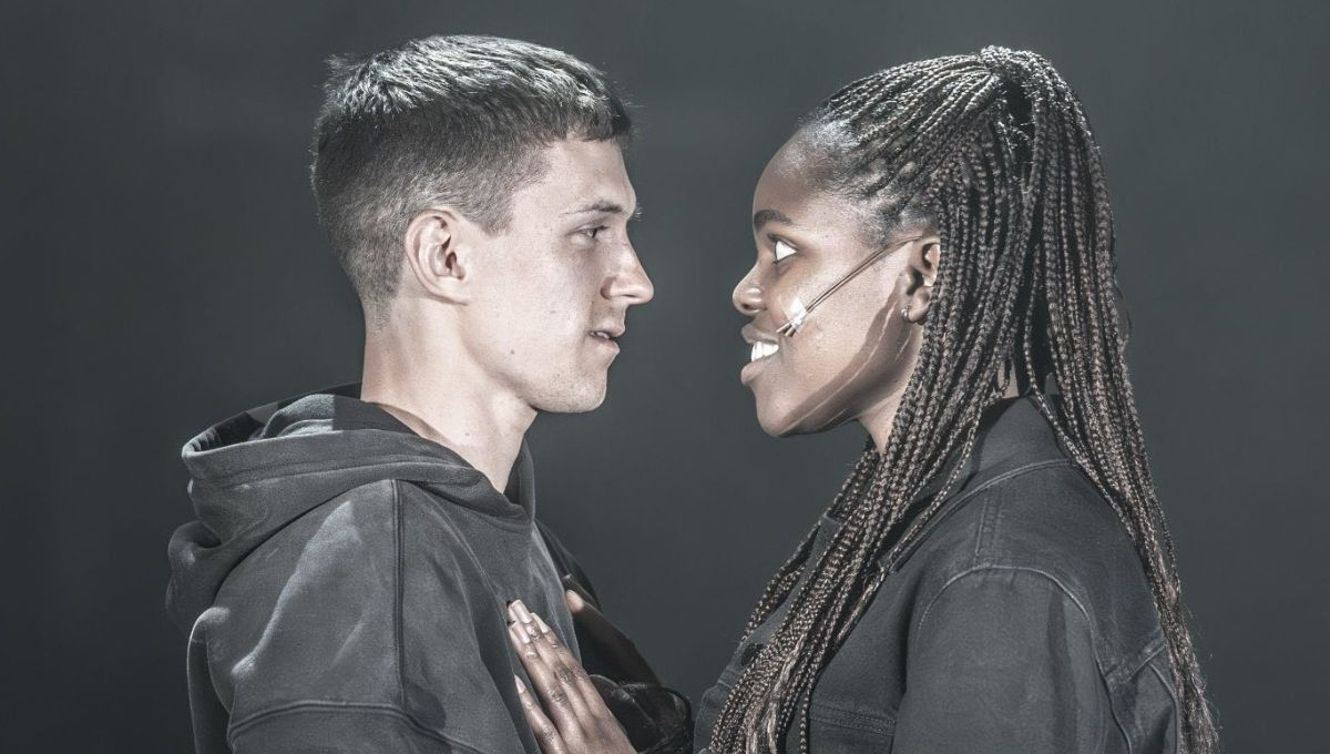 Tom Holland y Amewudah-Rivers dan vida a 'Romeo y Julieta'