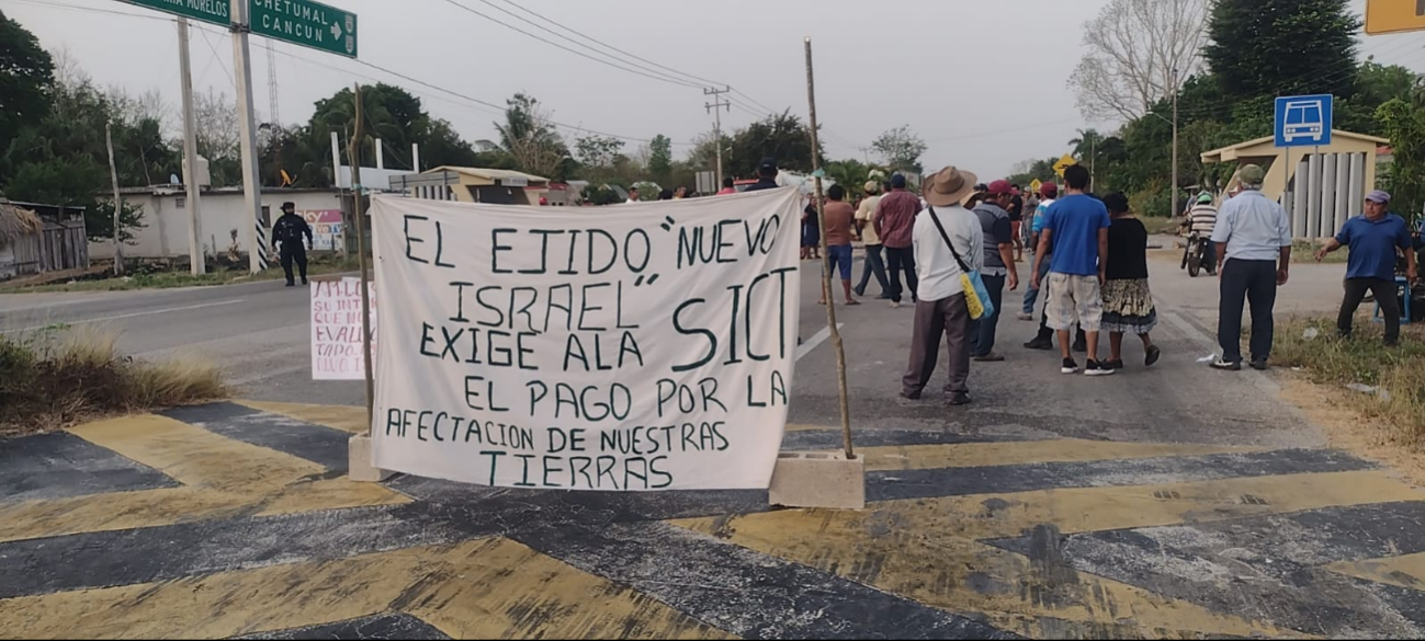 Ejidatarios bloquean la carretera federal Chetumal-Mérida