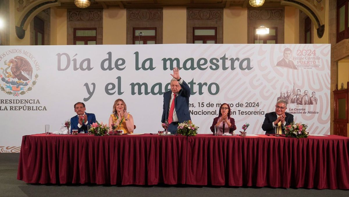 SNTE respalda continuidad de transformación nacional en evento del Día del Maestro en Palacio Nacional