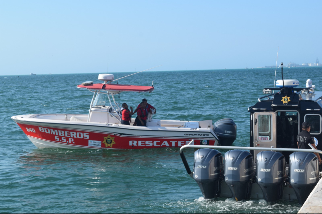 Elementos de rescate acudieron al lugar de los hechos Elementos de rescate acudieron al lugar de los hechos