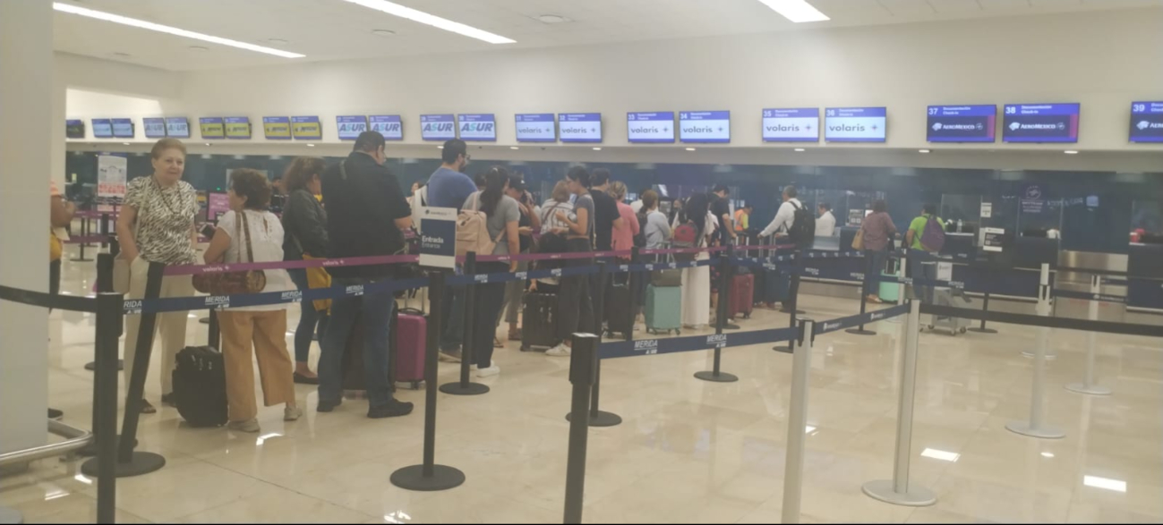 Pasajeros han mantenido su espera para abordar los vuelos Pasajeros han mantenido su espera para abordar los vuelos