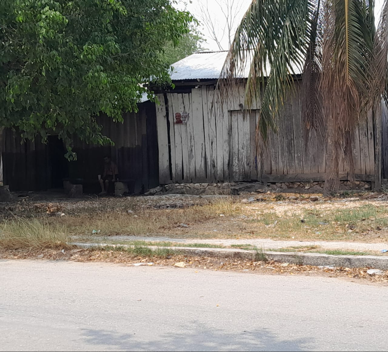 El solitario ladrón fue captado por los vecinos El solitario ladrón fue captado por los vecinos