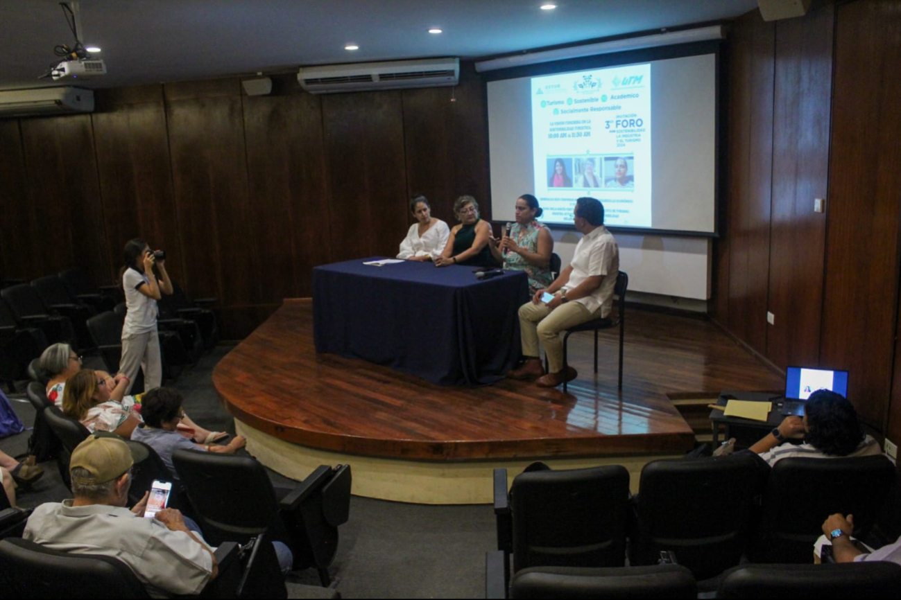 La mesa panel “La Visión Femenina en la Sostenibilidad Turística” tocó temas sobre el turismo y el clima La mesa panel “La Visión Femenina en la Sostenibilidad Turística” tocó temas sobre el turismo y el clima