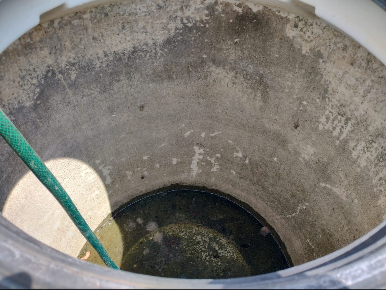 El sitio carece del servicio de agua e instalaciones dignas. El sitio carece del servicio de agua e instalaciones dignas.