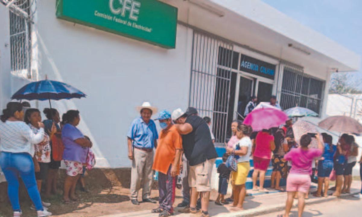 Estuvieron en las oficinas hasta que les prometieron una solución Estuvieron en las oficinas hasta que les prometieron una solución