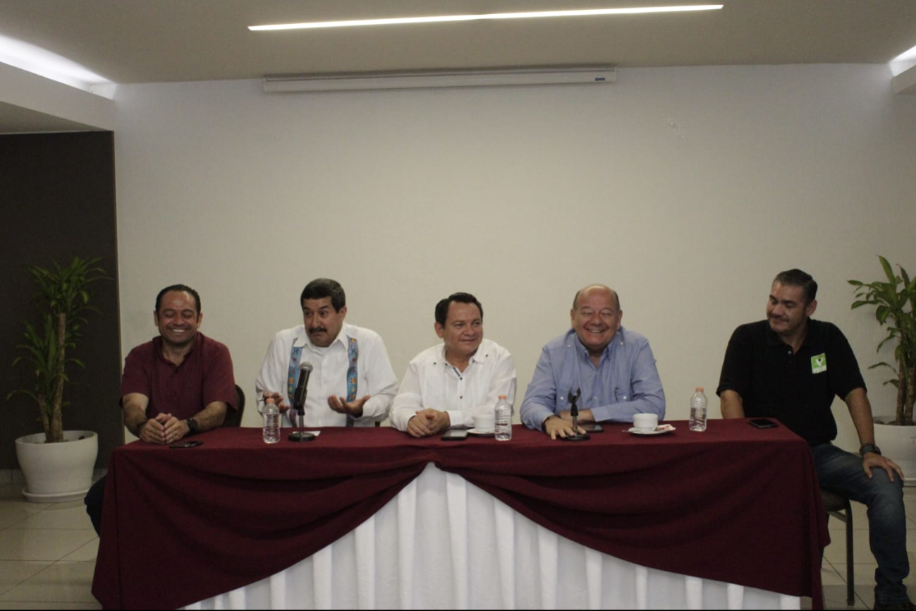 Javier Corral declaró que Joaquín Díaz Mena y Claudia Sheinbaum harán un gran equipo Javier Corral declaró que Joaquín Díaz Mena y Claudia Sheinbaum harán un gran equipo