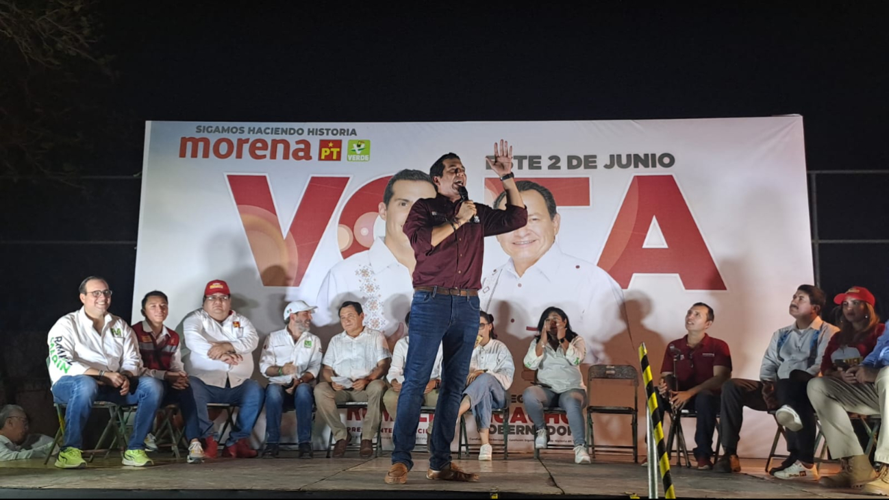 Joaquín Díaz Mena junto a candidatos de Morena en Mérida Joaquín Díaz Mena junto a candidatos de Morena en Mérida