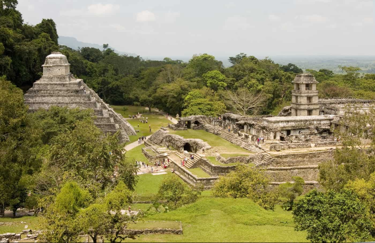 Palenque se encuentra en el municipio que lleva el mismo nombre y es una zona arqueológica visitada por los amantes de la historia Palenque se encuentra en el municipio que lleva el mismo nombre y es una zona arqueológica visitada por los amantes de la historia