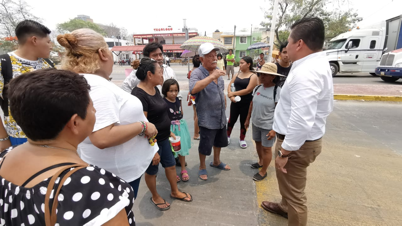 Bloquean calles de Ciudad del Carmen / Ricardo Jiménez Bloquean calles de Ciudad del Carmen / Ricardo Jiménez
