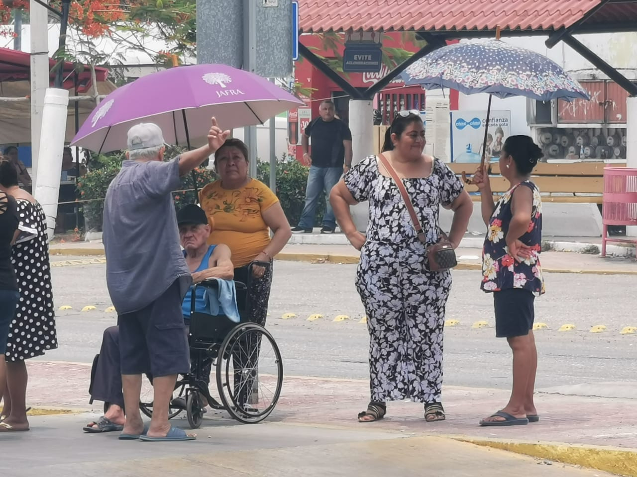 Bloquean calles de Ciudad del Carmen / Ricardo Jiménez Bloquean calles de Ciudad del Carmen / Ricardo Jiménez