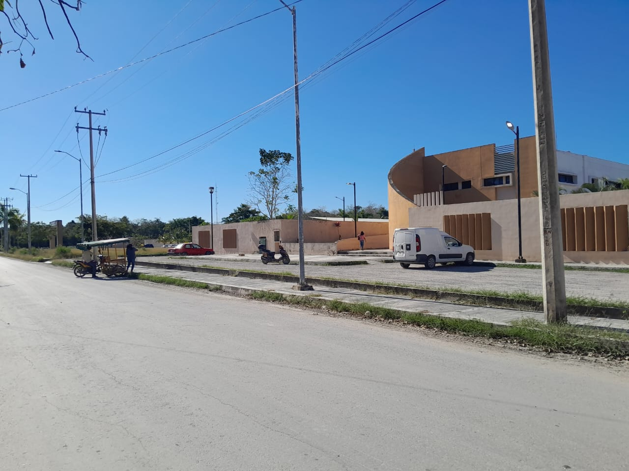 Hallan a joven colgado de una viga en Centenario